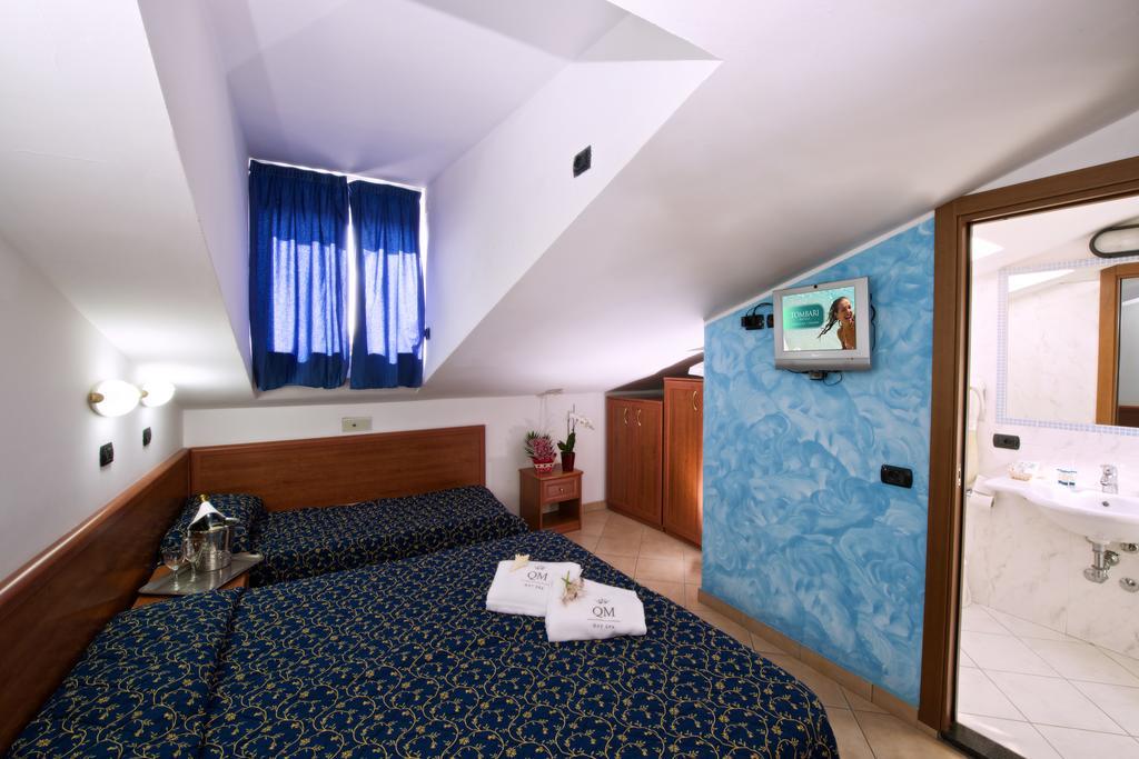 Hotel Queen Mary Cattolica Camera foto